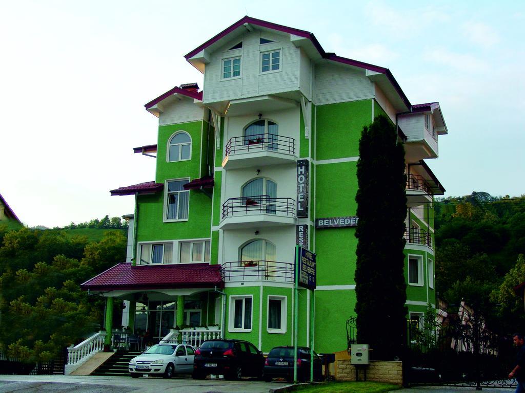 Hotel Belvedere Piatra Neamt Exterior photo